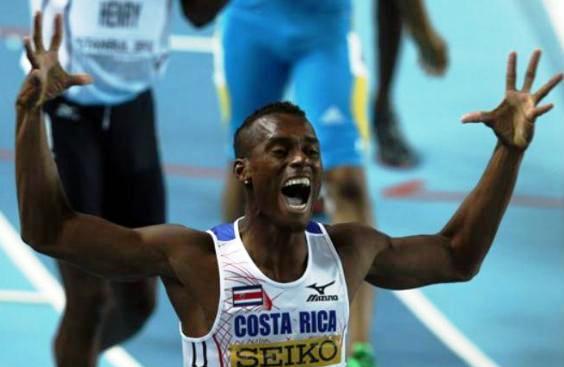 Nery Brenes, CRC oro 400m y record mundal en Estambul Campeonato del Mundo bajo techo. Foto, cortesía de Athlétisme (photos - vidéos - infos)